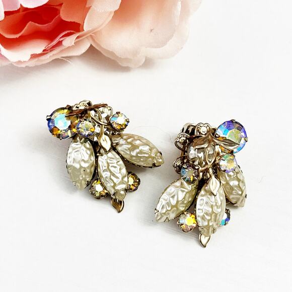 Vintage White Lava Glass & Aurora Borealis Cluster Clip Earrings - Picture 2 of 5